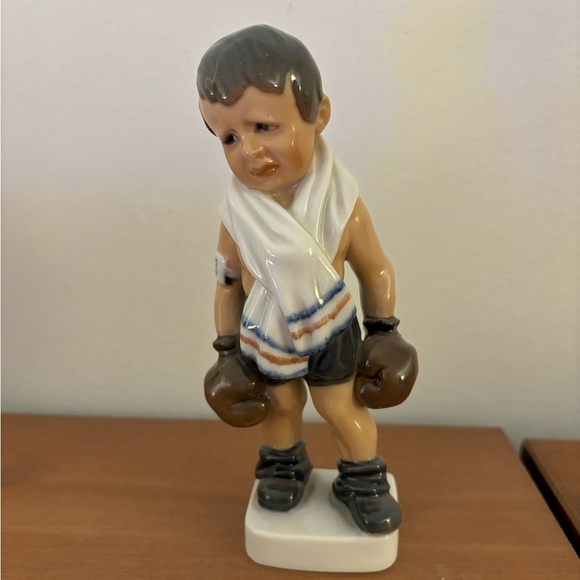 Royal Copenhagen Dahl Jensen Deadly Boxer 1069 - Picture 1 of 5